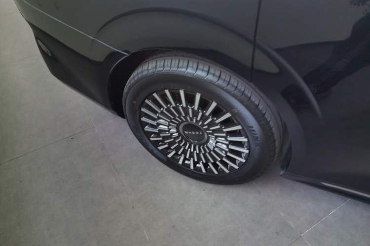 Used Zeekr 009 2024 Six-Seat Executive Version 4WD 108 kWh