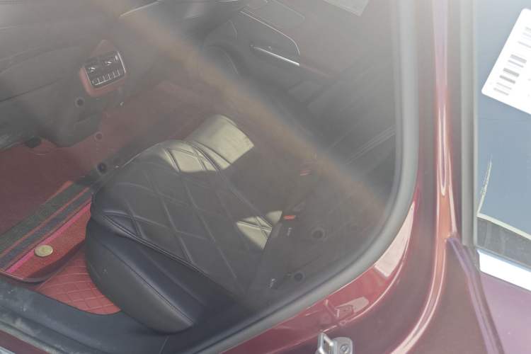 Used Chery Fengyun Fulwin A9L 2025 Model, Four-Wheel Drive High-Energy Peak Edition Left Rear Seat