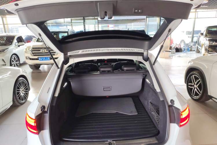 Used Audi A4 2020 Avant Avant-garde 40 TFSI Fashionable and Dynamic Model
