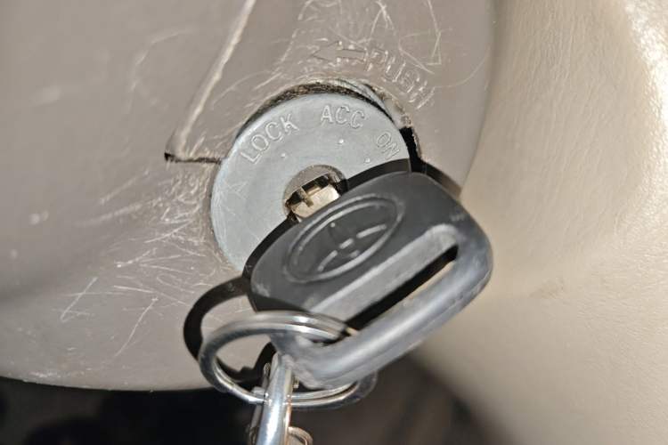 Used Toyota Corolla EX 2011 1.6L Manual Special Offer Version