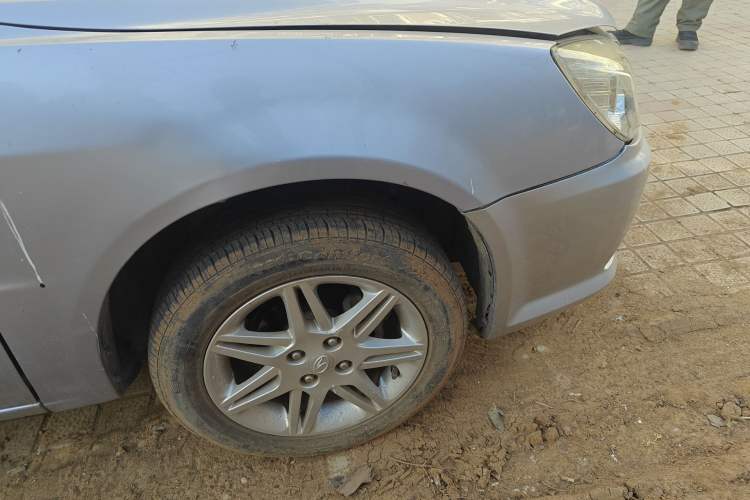 Used Soueast V3 Lingyue 2011 1.5L Manual Comfort Edition Right Front Wheel Hub