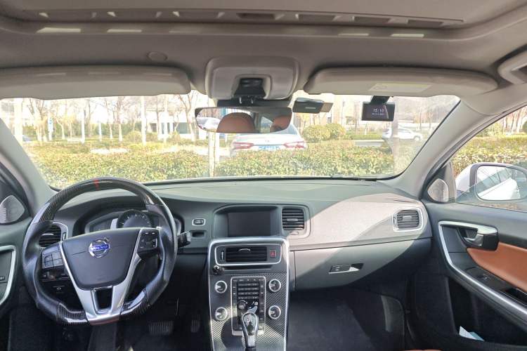 Used Volvo V60 2015 T5 Zhiya Edition