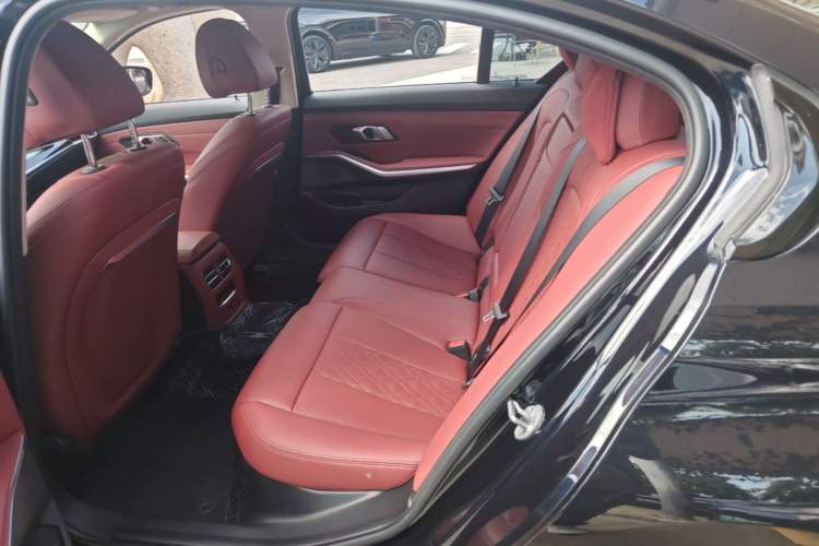 Used BMW i3 2022 eDrive 35 L
