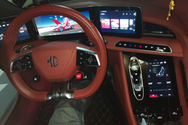 Used MG Cyberster 2024 520 km Legendary All-Wheel-Drive Version
