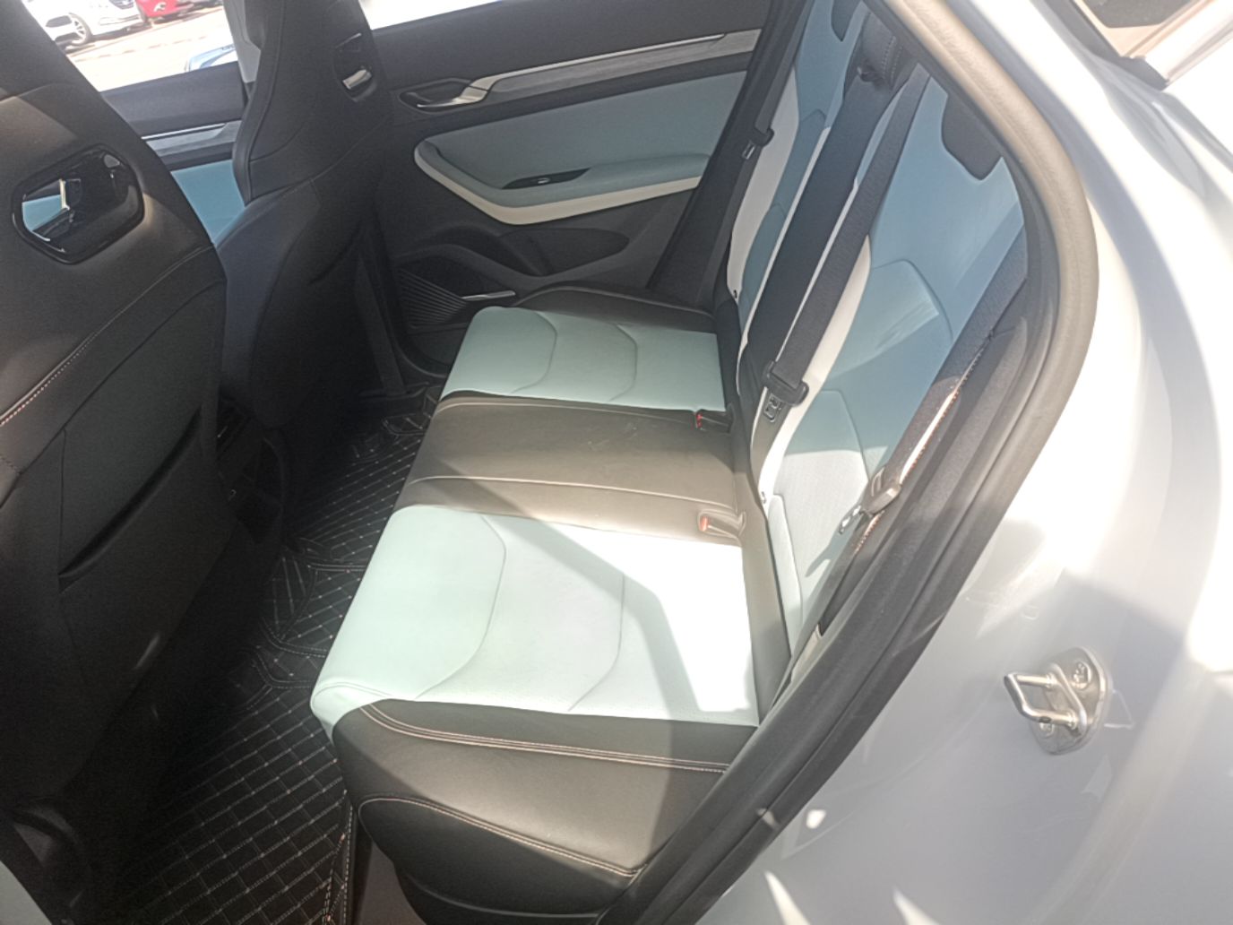 Geely Auto Emgrand S 2022 1.4T CVT Crossover Player Edition — снимка 20