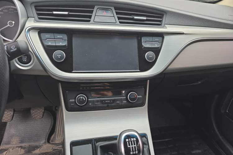 Used Geely Auto Emgrand GL 2017 1.8L Manual Elite Model
