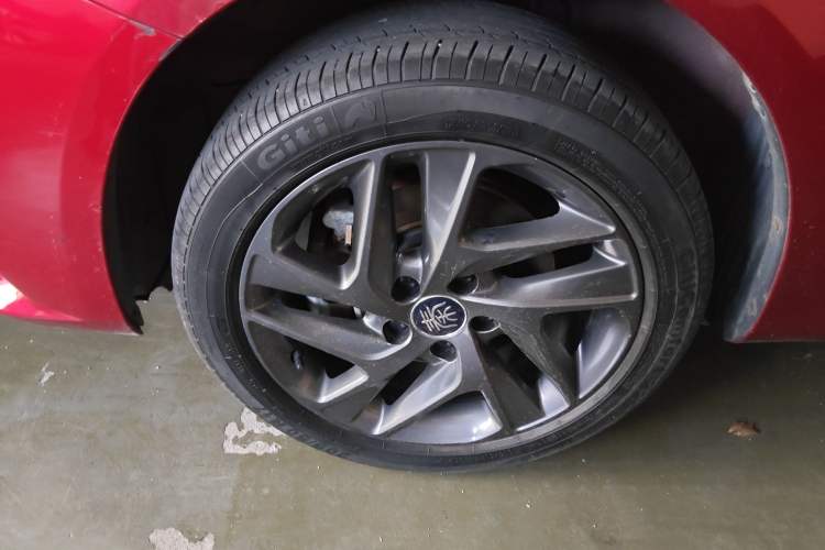 Used BYD Qin New Energy 2019 High-Range Deluxe Model Left Front Wheel Hub