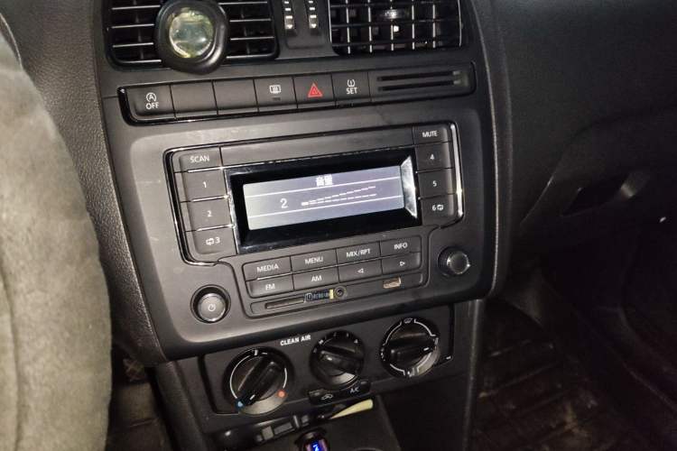 Used Volkswagen Polo 2018 1.5L Automatic Advanced Driving Model Audio And AC Panel