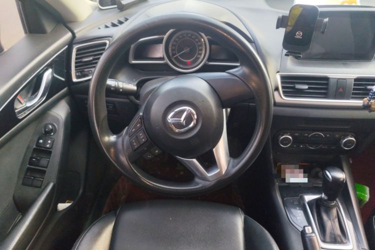 Used Mazda 3 Axela 2016 Sedan 1.5L Automatic Luxury Model