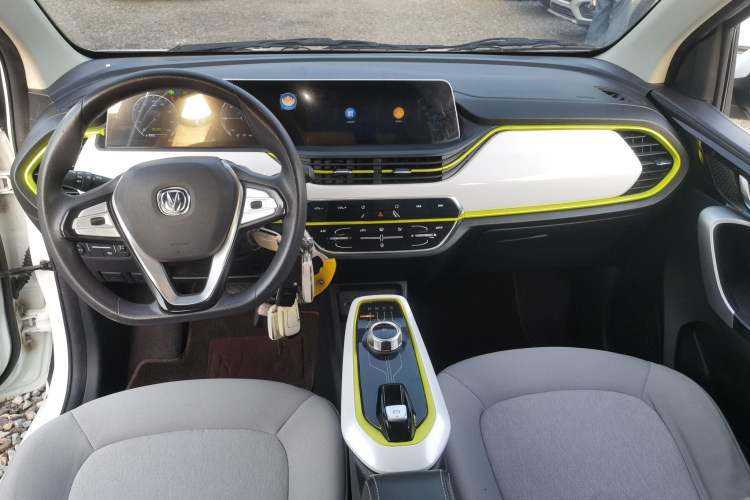 Used CHANGAN OSHAN Benni E-Star 2020 Xinyue Edition Lithium-NMC Center Console