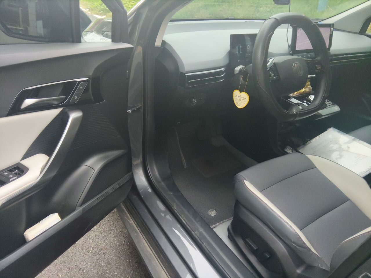 MG 4 EV 2022 425 km Luxury Edition — снимка 16