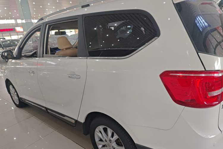 Used Baojun 730 2016 1.5L Manual Comfort Version 7 Seats China V Emission Standard
