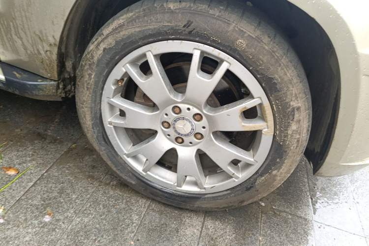 Used Mercedes-Benz GLK-Class 2012 GLK 300 4MATIC Fashion Model Right Front Wheel Hub