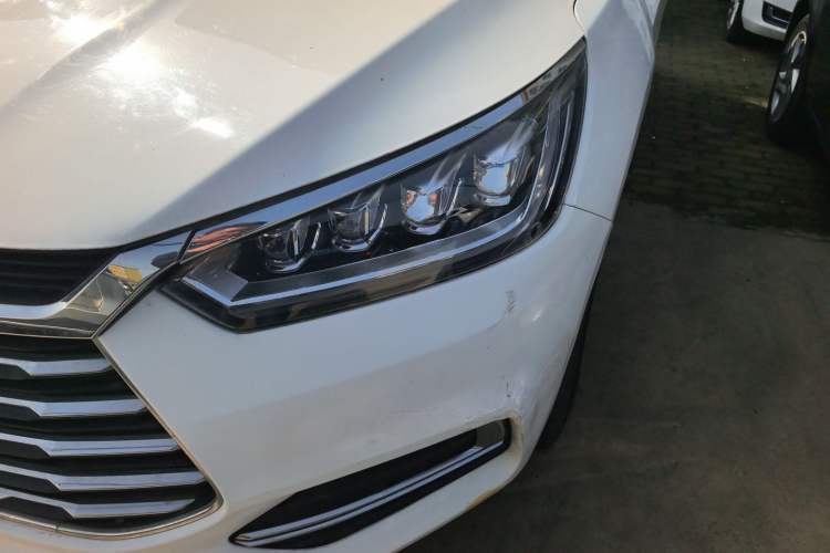 Used BYD Song 2020 Classic Edition 1.5T Automatic Elite Model Left Front Headlight