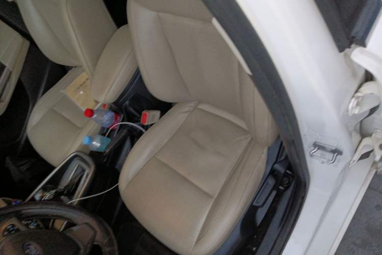 Used Ford Escort 2015 1.5L Automatic Fashion Model Left Front Seat