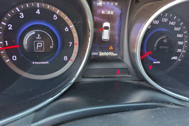 Used Hyundai Santa Fe 2013 2.0T Automatic All-Wheel Drive Top Trim