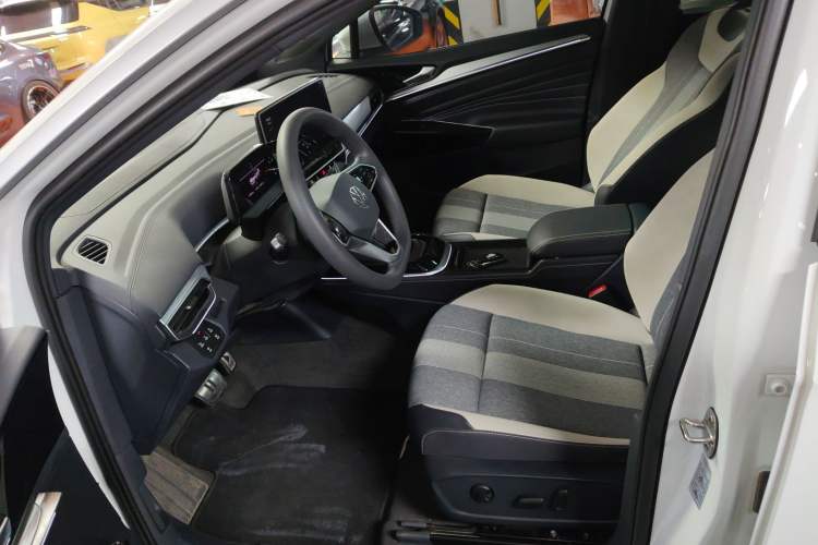 Used Volkswagen ID.4 CROZZ 2022 Long-Range PURE+ Edition
