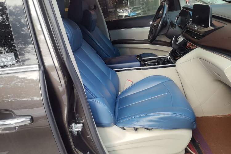 Used Buick GL8 2021 Land Cruiser Executive Class 652T Luxury Model
