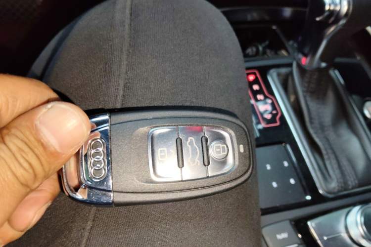Used Audi A6L  Vehicle Key