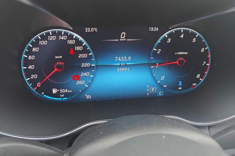 Used Mercedes-Benz C-Class 2021 C 200 L Fashion Edition Sport Version Odometer Close Up