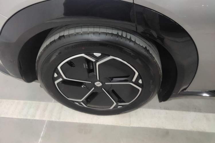Used Xiaomi Auto YU7 2025 Ultra-Long Range All-Wheel Drive Pro Version
