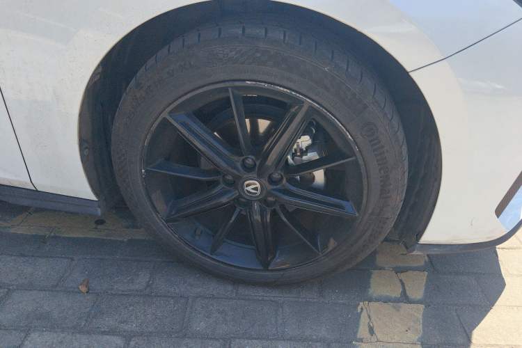 Used CHANGAN UNI-V 2023 1.5T Prestige Model