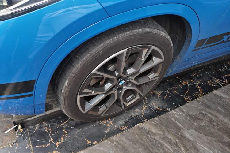Used BMW X2 2021 Restyled sDrive25i Midnight Edition Left Front Wheel Hub