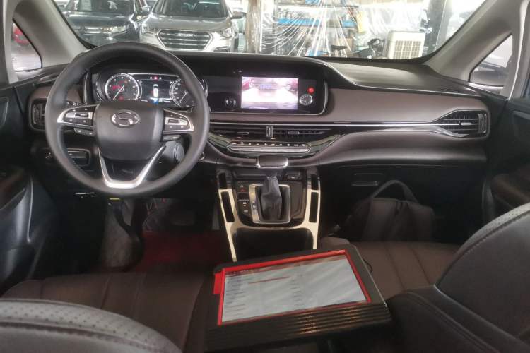 Used GAC Trumpchi M6 2019 270T DCT Luxury Edition (7-seater) China VI Center Console
