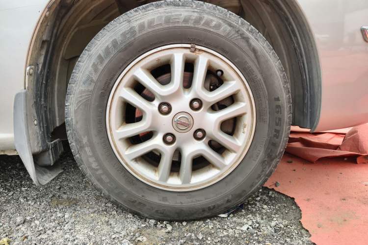 Used Nissan NV200 2012 1.6L 232 Seats Luxury Version