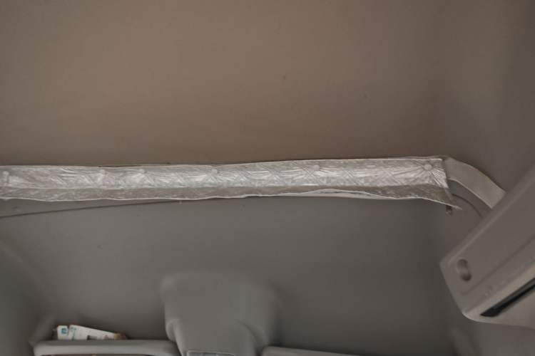 Used SAIC MAXUS Xintu V80 2023 2.0T Manual Classic Aoyuntong Long Wheelbase Mid-Height 6/7/8/9-Seater Headliner