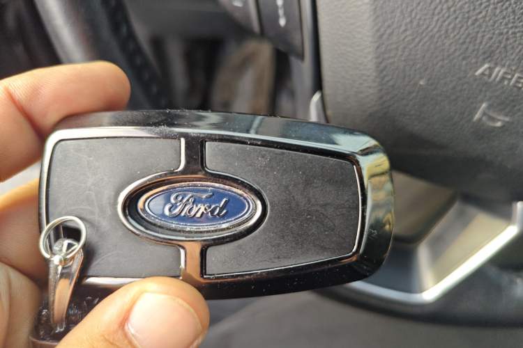 Used Ford Edge 2020 EcoBoost 245 Two-Wheel Drive Titanium 7-Seater
