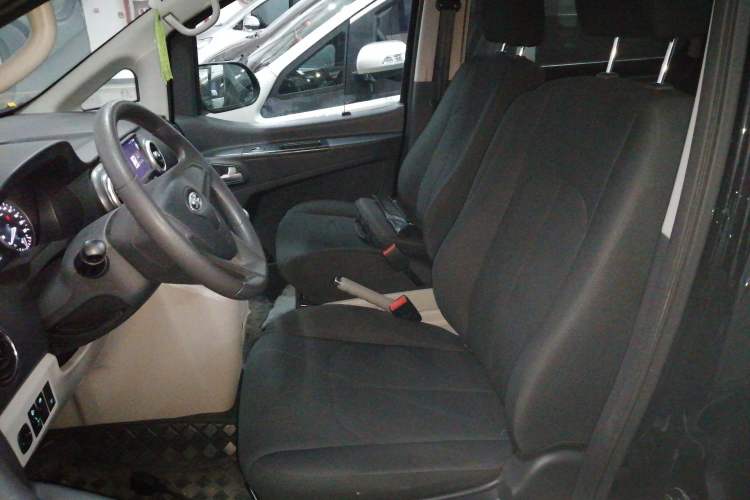 Used JAC Refine M3 2023 PLUS 1.8L 7/8-seater Elite Edition