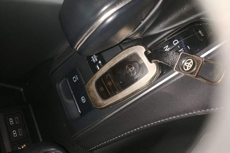 Used Toyota Venza 2023 2.0L CVT Two-Wheel Drive Luxury Edition
