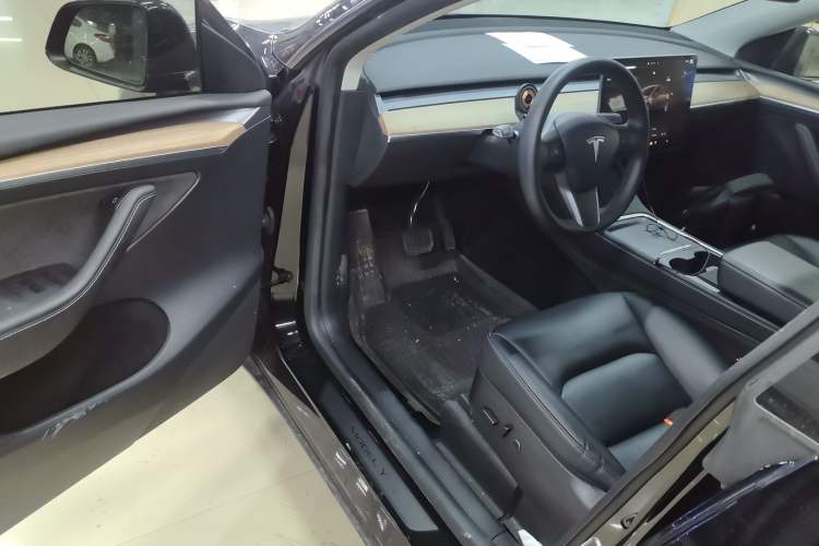 Used Tesla Model Y 2022 Rear-Wheel-Drive Version