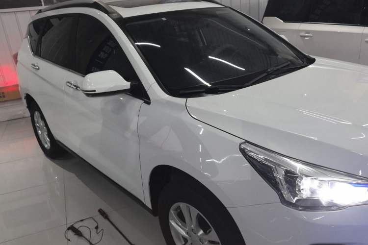 Used Haval M6 2019 1.5T DCT Two-Wheel Drive Elite Version China VI Standard Exterior 1