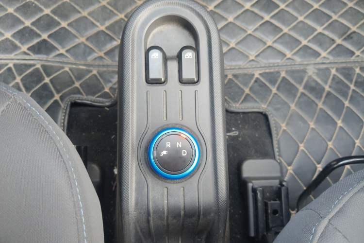 Used Wuling Hongguang MINIEV 2022 Zizai Version Lithium Iron Phosphate Gear Lever