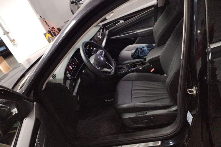 Used Volkswagen Passat 2025 Premium Version 380TSI Dragon Edition Driver Seat