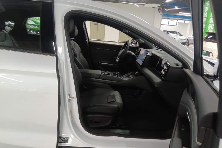 Used BYD Qin L 2025 DM-i Smart Drive 120KM Superior Model