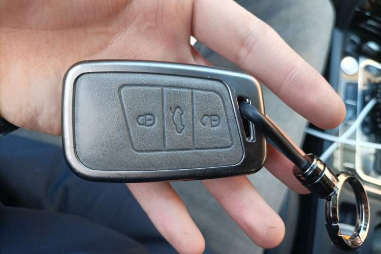 Used Volkswagen Magotan 2019 330TSI DSG Leading Model China VI Standard Vehicle Key