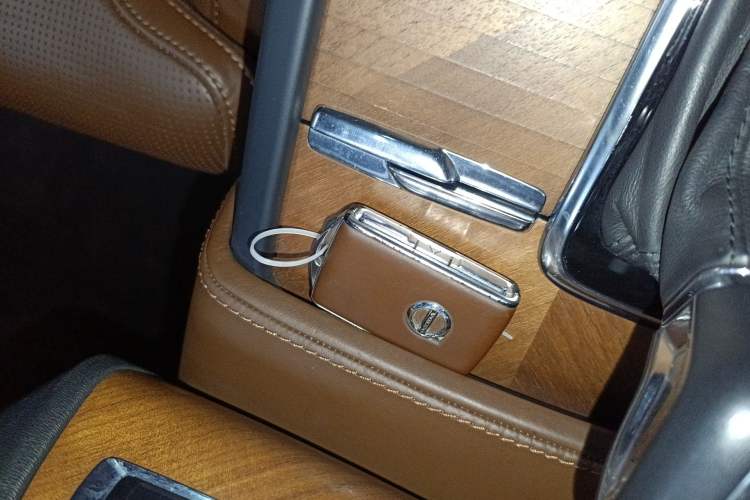 Used Volvo XC90 2018 T6 Prestige 7-Seater Vehicle Key