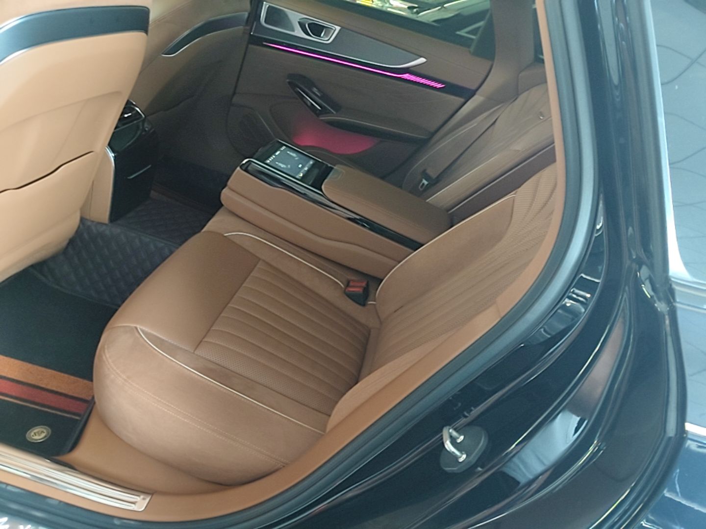 Hongqi H9 2024 2.0T Qixiang Private Style Edition — снимка 20