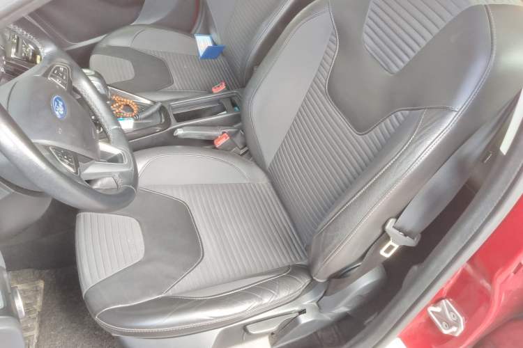 Used Ford Focus 2015 Hatchback 1.6L Automatic Fashion Edition