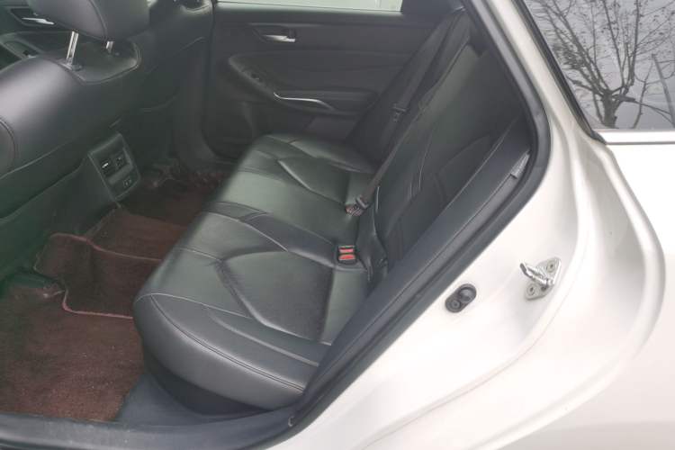 Used Toyota Avalon 2019 Dual-Engine 2.5L Luxury Edition China VI Standard
