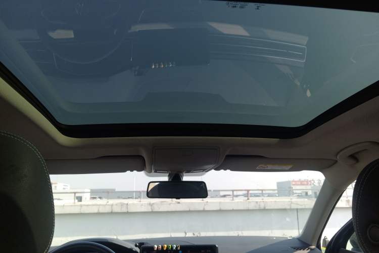 Used Volkswagen Tiguan L 2023 330TSI Automatic Two-Wheel Drive Smart Edition
