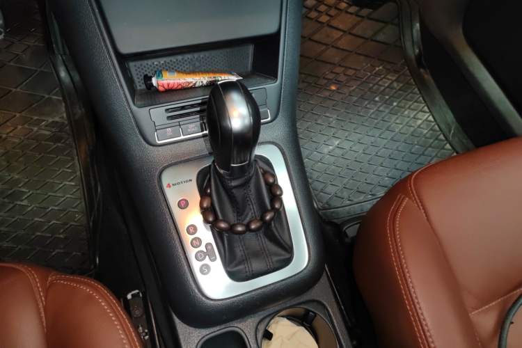 Used Volkswagen Tiguan 2009 2.0 TSI Comfort Edition Gear Lever
