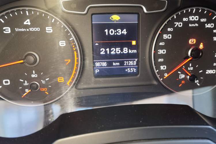 Used Audi Q3 2013 35 TFSI quattro Technology Edition Odometer Close Up