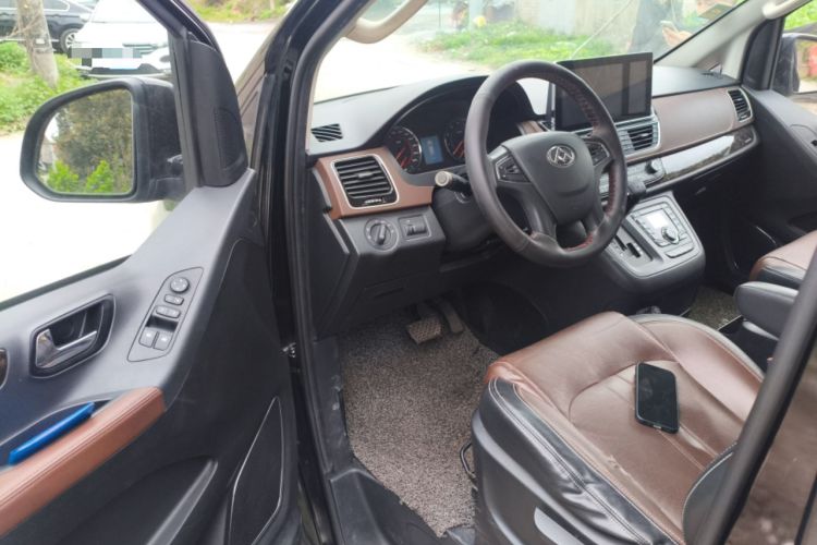 Used SAIC MAXUS G10 2016 2.0T Automatic Luxury Executive Edition Driver Seat