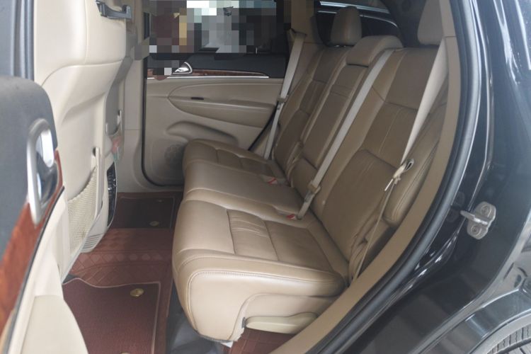 Used Jeep Grand Cherokee 2011 3.6L Luxury Navigation Edition Left Rear Seat