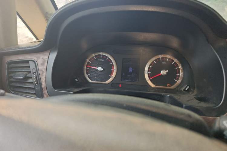 Used FORTHING Lingzhi 2019 V3 1.6L 2-Seat Standard Model China VI