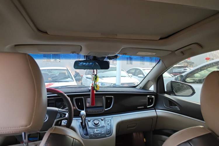 Used Buick GL8 2011 2.4L CT Luxury Business Comfort Edition
